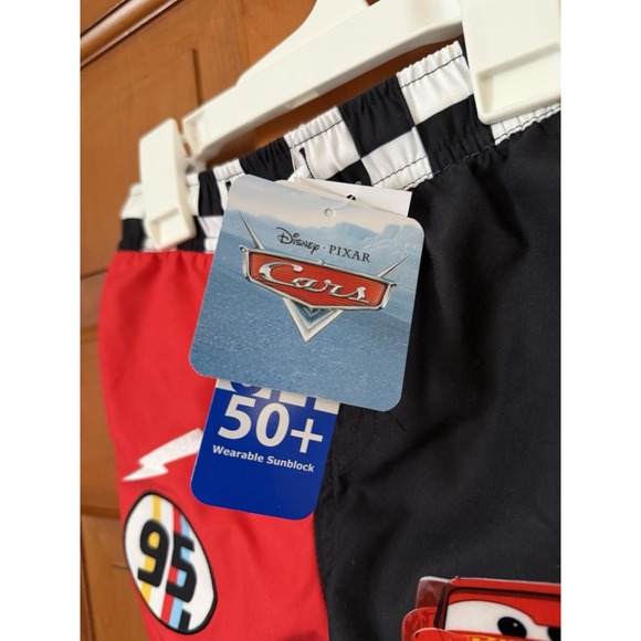 Disney Boys' Cars Lighting McQueen Black & Red Swim Trunks Size 3 NWT - Picture 4 of 4